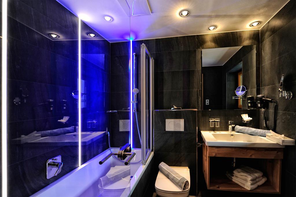 Hotel Fatlar Ischgl Exterior photo